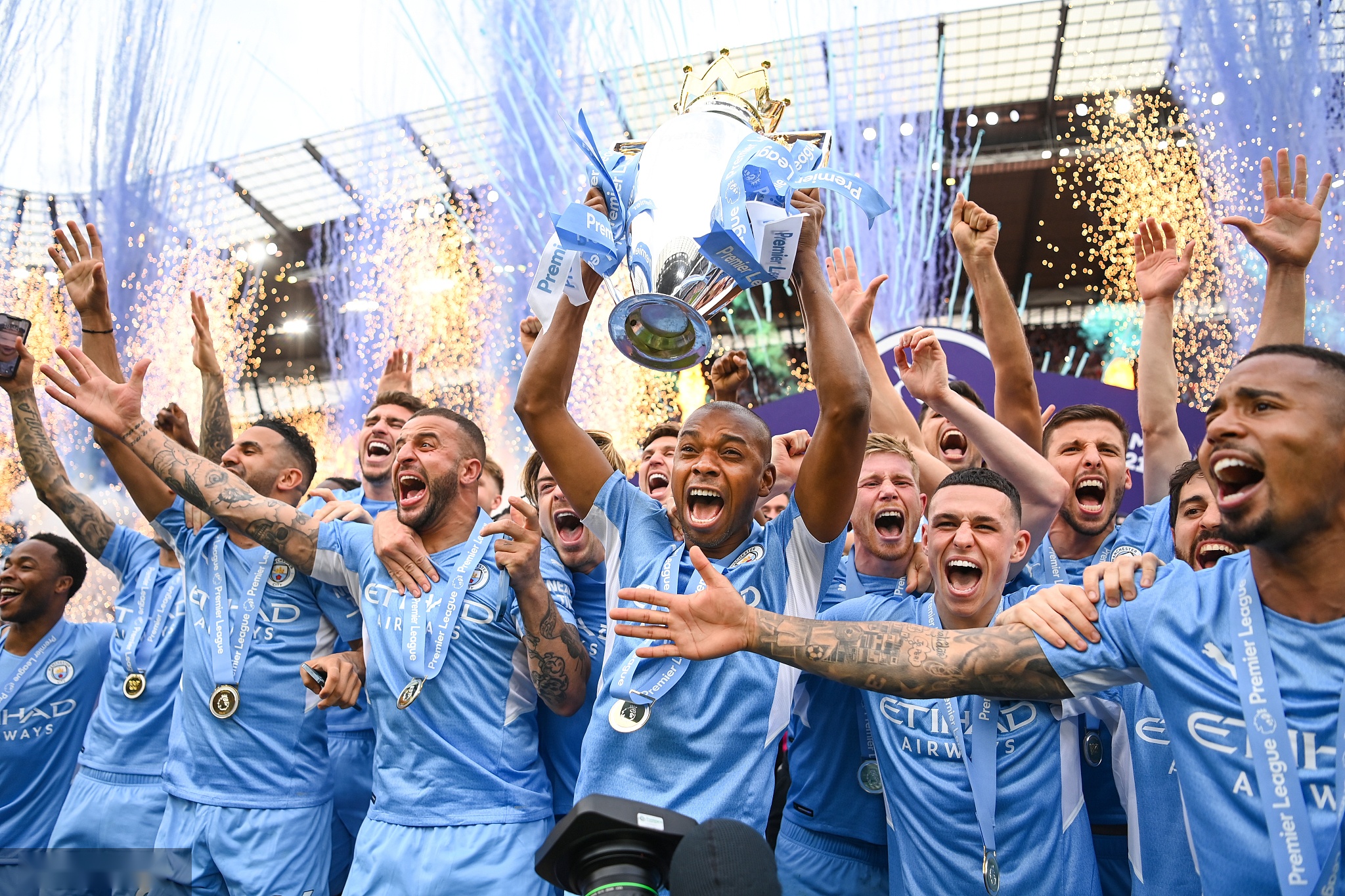 一位官員因 一位官員因